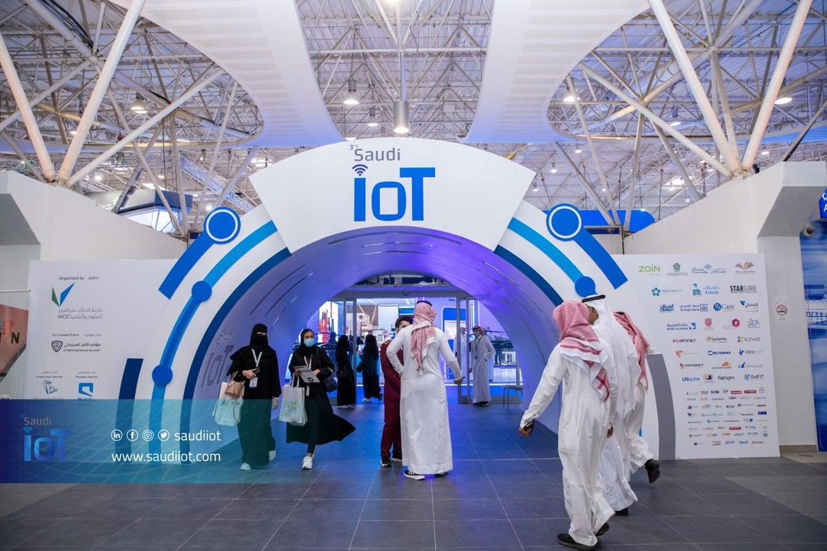 ei_ksu's tweet photo. زيارة معالي وزير الاتصالات وتقنية المعلومات م.عبدالله السواحه لجناح #إنسايتك @_Insighteq

أحد المشاريع الناشئة المحتضنة في حاضنة "خطى" بمعهد ريادة الاعمال

المشاركة في المعرض والمؤتمر السعودي الثالث لإنترنت الأشياء @saudiiot 

في الفترة من ٨-١٠ مارس

#معرض_ومؤتمر_انترنت_الأشياء https://t.co/ln8RpiBzdD