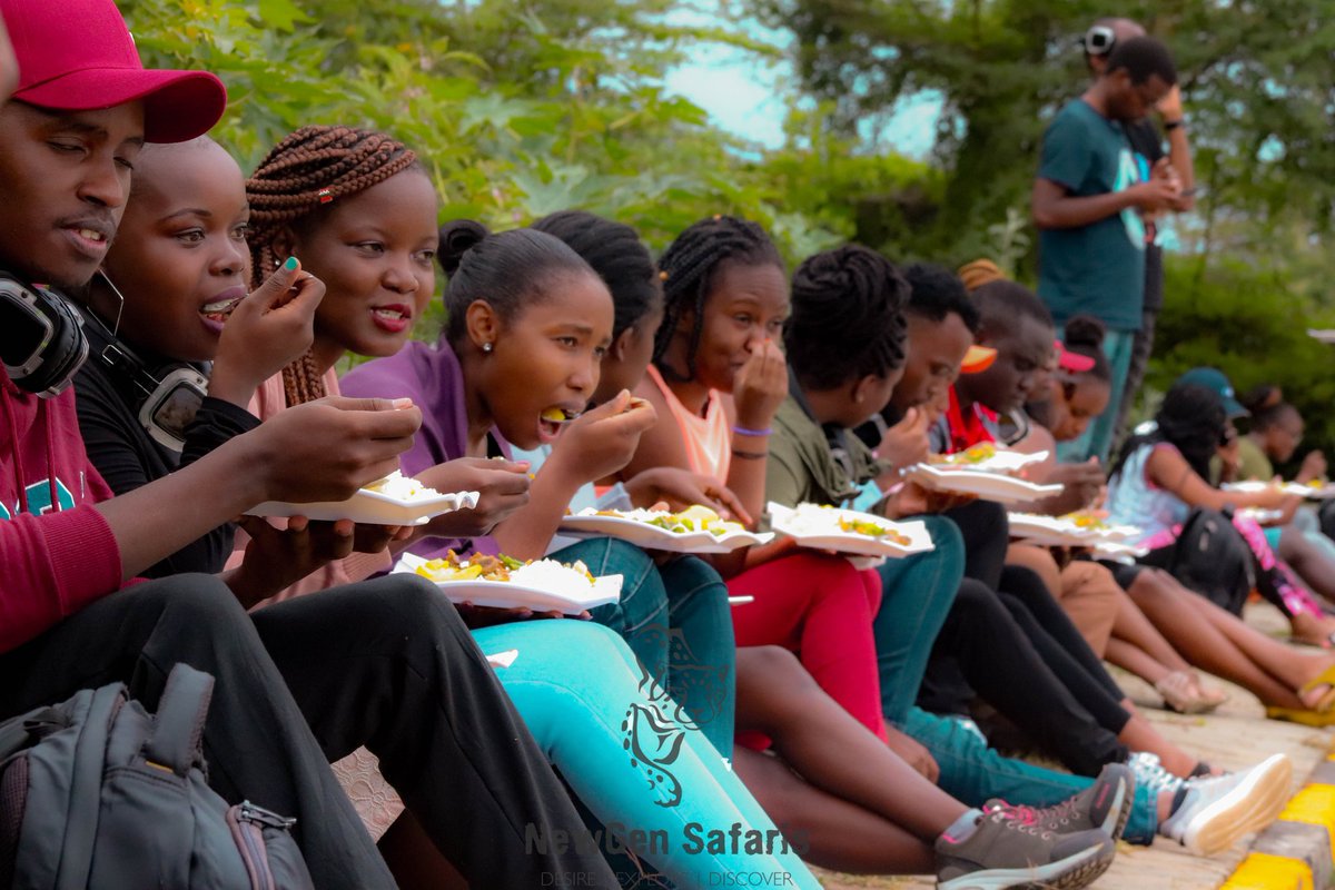 SafarisNewgen's tweet photo. At NewGen Safaris, there are no strangers, only friends who hadn't met yet. https://t.co/ezBmKH204E
