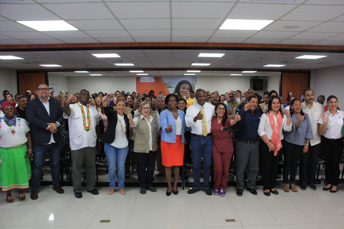 #MiAmbiente presentó el plan de acción del proyecto "Ciudad Mujer Verde" en el "Foro Honduras Es Mujer". El plan pretende crear conciencia ambiental y fomentar el emprendedurismo en las mujeres de las comunidades indígenas y afrohondureñas.