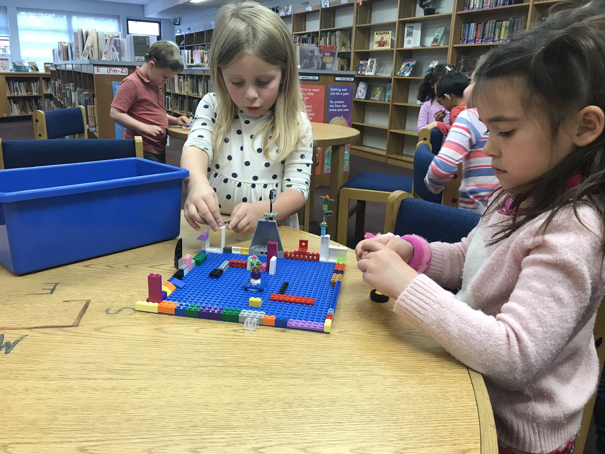 CFESRedBirds's tweet image. Kindergarten students are hard at work building marble mazes! @CFESKinder #tinyengineers @FCPSSTEAM @Region4FCPS @LEGO_Education