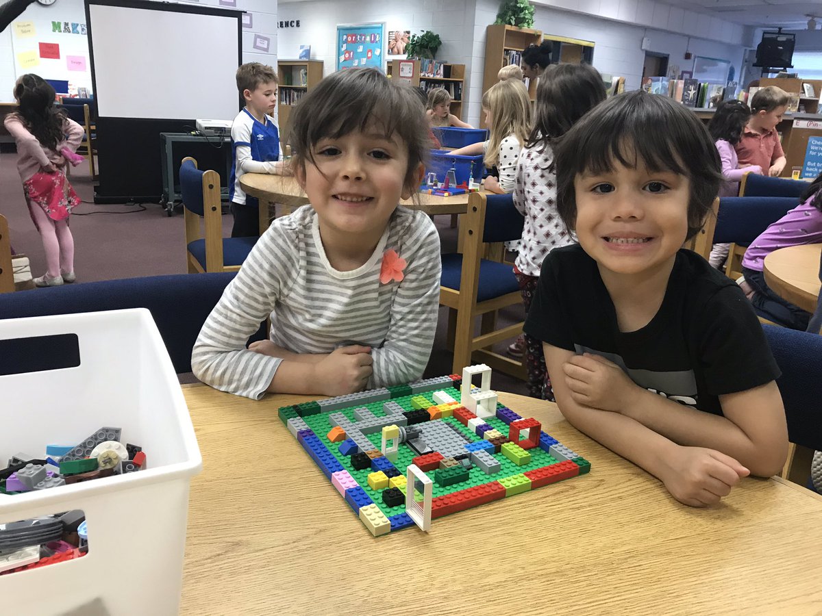 CFESRedBirds's tweet image. Kindergarten students are hard at work building marble mazes! @CFESKinder #tinyengineers @FCPSSTEAM @Region4FCPS @LEGO_Education