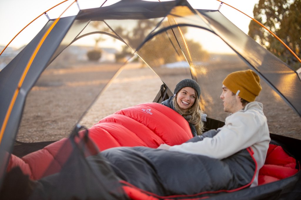 EpicSocialAdv's tweet photo. New Adventure Story: The New and Improved  ALTOS Ultralight Sleeping Bags https://t.co/MVEeoJwdKW via tetonsports https://t.co/0m0COYmmYG