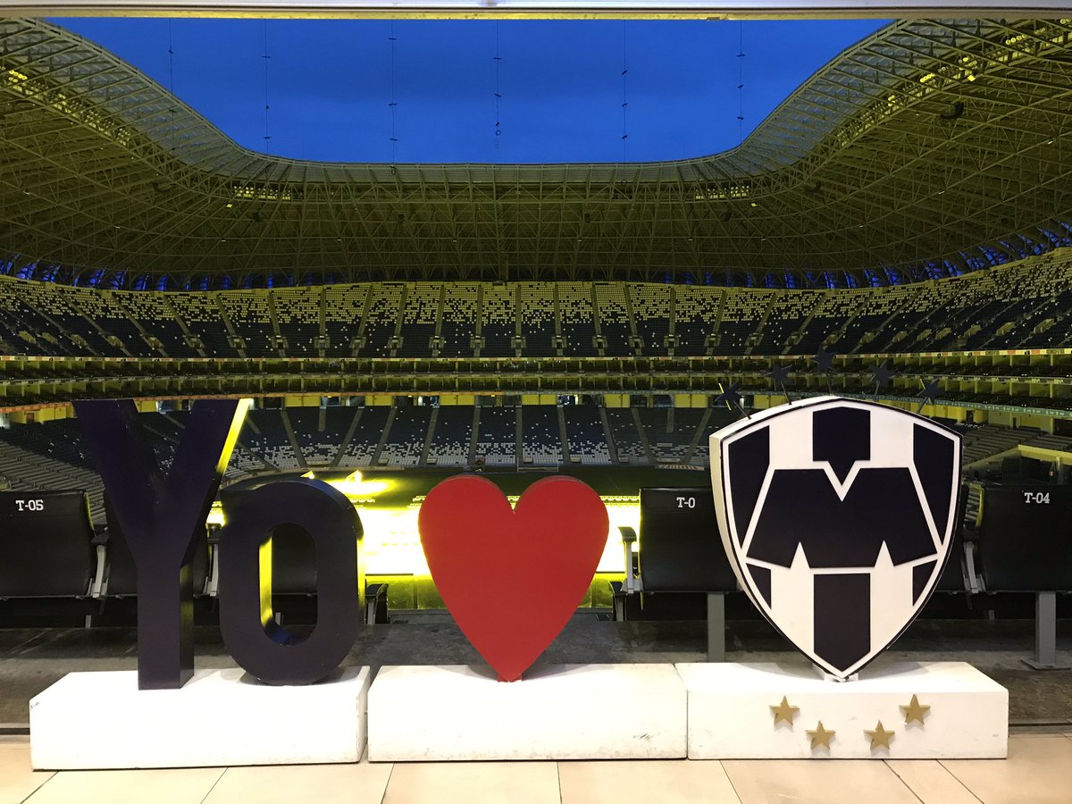 husai26's tweet photo. Asi se ve de noche #imaginatelo de dia 😎👍🏽🏟 #vamosrayados #quesabemosdarlavuelta
Visitanos #AzulRb. 2do piso del Bbva
Entre la puerta 1 y 10.
Recuerden seguir la cuenta banda @husai26 https://t.co/XkkIhljPSY