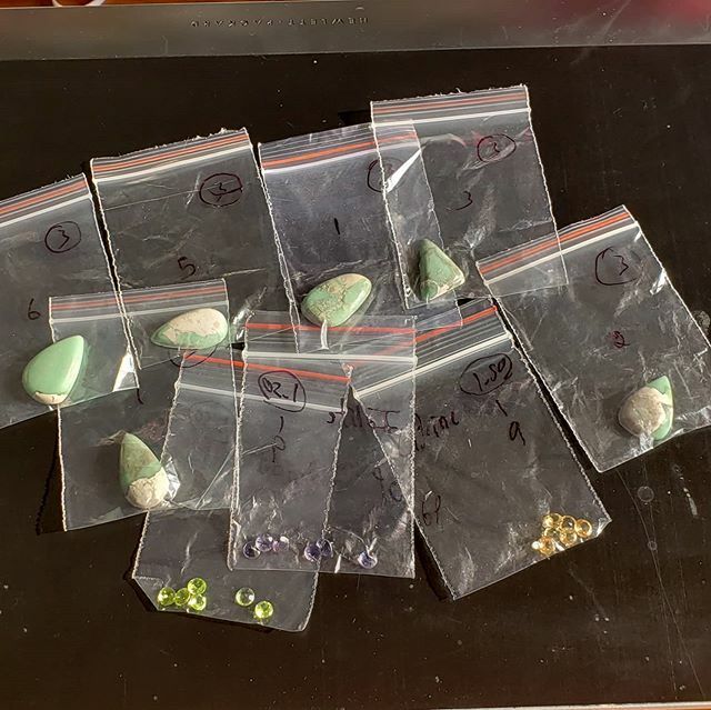 sagebrushbeyond's tweet photo. New stones! I love love love variscite!! And those faceted peridot, iolite and citrine! 😍
.
.
#variscite #peridot #iolite #citrine #facettedstones #gemstones https://t.co/oXJDbANdjF https://t.co/ju6r8TOEbS