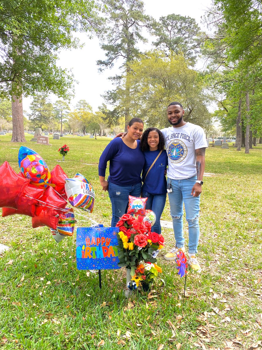 OgRoddo's tweet photo. Screaming happy birthday to my baby boy  !! Today you would have turned 12. I thank god everyday for allowing me to live with a angel for 11 years ❤️ I will will continue to live my life thru you 🤞🏾 https://t.co/0eWmv81gmf
