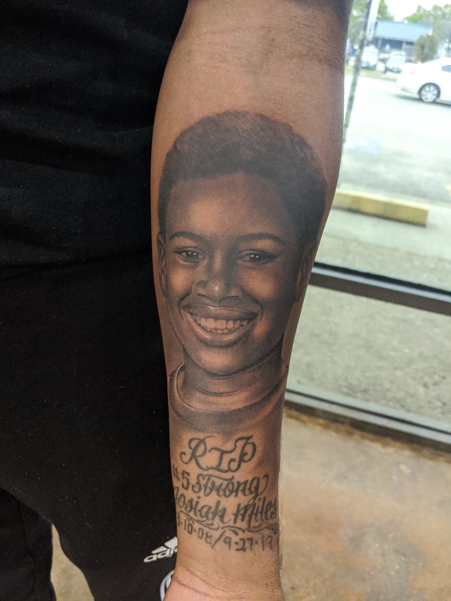 OgRoddo's tweet photo. Screaming happy birthday to my baby boy  !! Today you would have turned 12. I thank god everyday for allowing me to live with a angel for 11 years ❤️ I will will continue to live my life thru you 🤞🏾 https://t.co/0eWmv81gmf