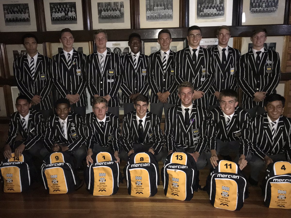 Our very proud 1st team squad for 2020 with their <a href="/MercianHockeySA/">Mercian Hockey SA</a> kit. 🖤🤍💛🏑