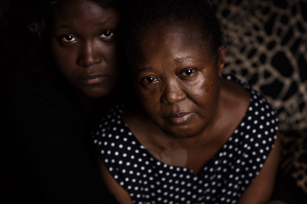 TheMayorOtu's tweet photo. THE STORY OF LINDA 
As a documentary photographer, I’ve photographed a lot of people in their moments of vulnerability but that of Mrs Linda felt different. 
This portrait was created when I asked her...
Full caption in the slide https://t.co/LebGFnXjVJ