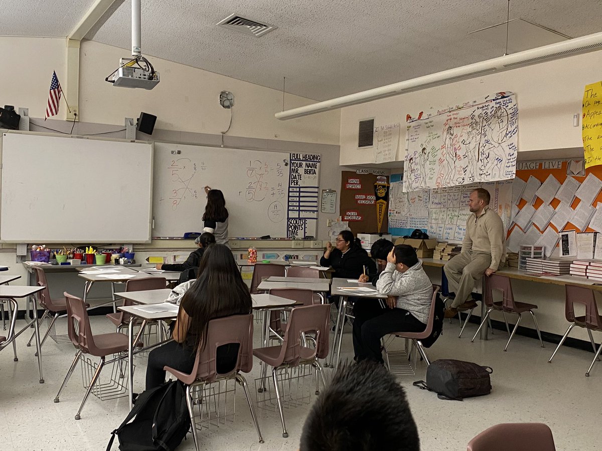 MsGrunewald's tweet image. Students leading the learning @FischerSaints #fmslearning