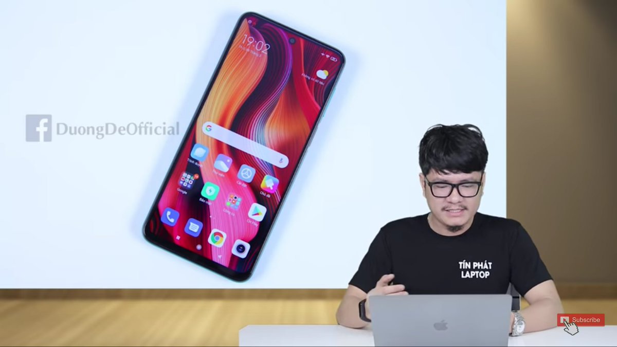 GadgetsFlix's tweet photo. Alleged Live images of #RedmiNote9Pro with centered Punch-hole display &amp; side mounted fingerprint scanner
#xiaomi #Redmi #RedmiNote9 #RedmiNote9Promax https://t.co/1Ot4c2ElYp