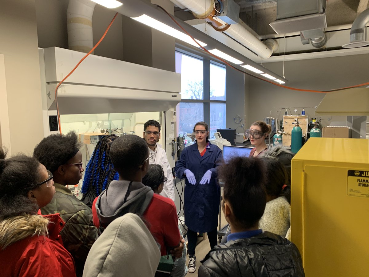 NikollaLab's tweet photo. @NikollaLab engaging middle school students from @CityofDetroit to help with "changing the future #energy #landscape through #catalyst design and #education!"
#WSUSTEM Day @WayneStateEng https://t.co/h3eeCpHzDc