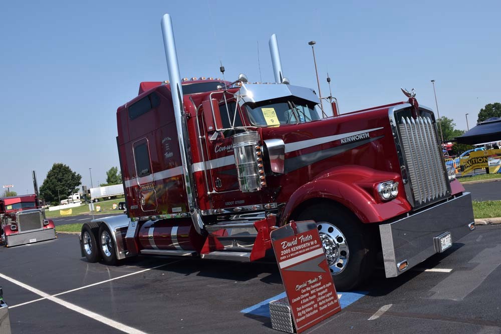 TruckingDepot's tweet photo. One nice KW! #Trucking #TruckingDepot #Truckers https://t.co/z0YYmp0NDS