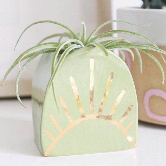 🎉 The 5 year anniversary/birthday sale is going on now through March 13th at midnight cst! 🎉 ⁣
⁣
Shop at the link in my profile and use code 5YEARS for 30% off your order (excludes sale section). In addition, domestic orders of $50+ will get free shi… ift.tt/2TSFd3r