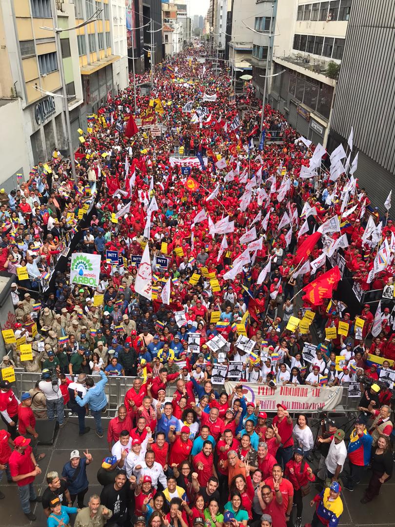 SENIAT_Maracay's tweet photo. Hoy #10Mar la gran familia de @SENIAT_Oficial mantiene su disposición y apoyo irrestricto a nuestra máxima autoridad el Superintendente @jdavidcabello en defensa y apoyo a la ANC.

#ANCGarantiaDePaz https://t.co/qLeaz7Lu4X