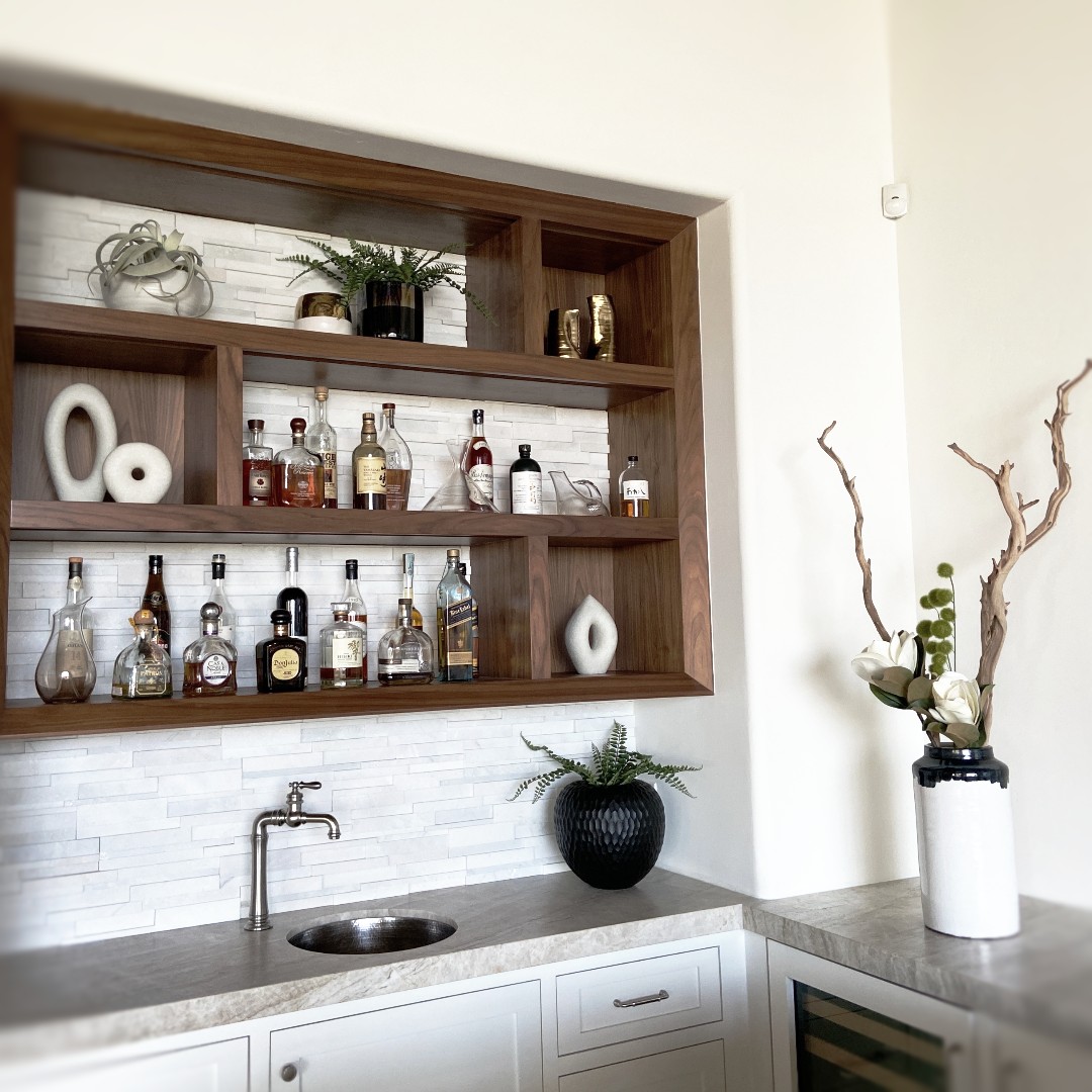 paschalldesign's tweet photo. It's #party time at this completely transformed bar 
It went from common to contemporary. 😎 

#renovation #luxuryhome #interiordesign #homestyle #ranchosantafe #interiordesign #decor #bardesign #interiors #homedesign #luxury #sandiego #homedesign #solanabeach #paschalldesign https://t.co/58Do44ds85