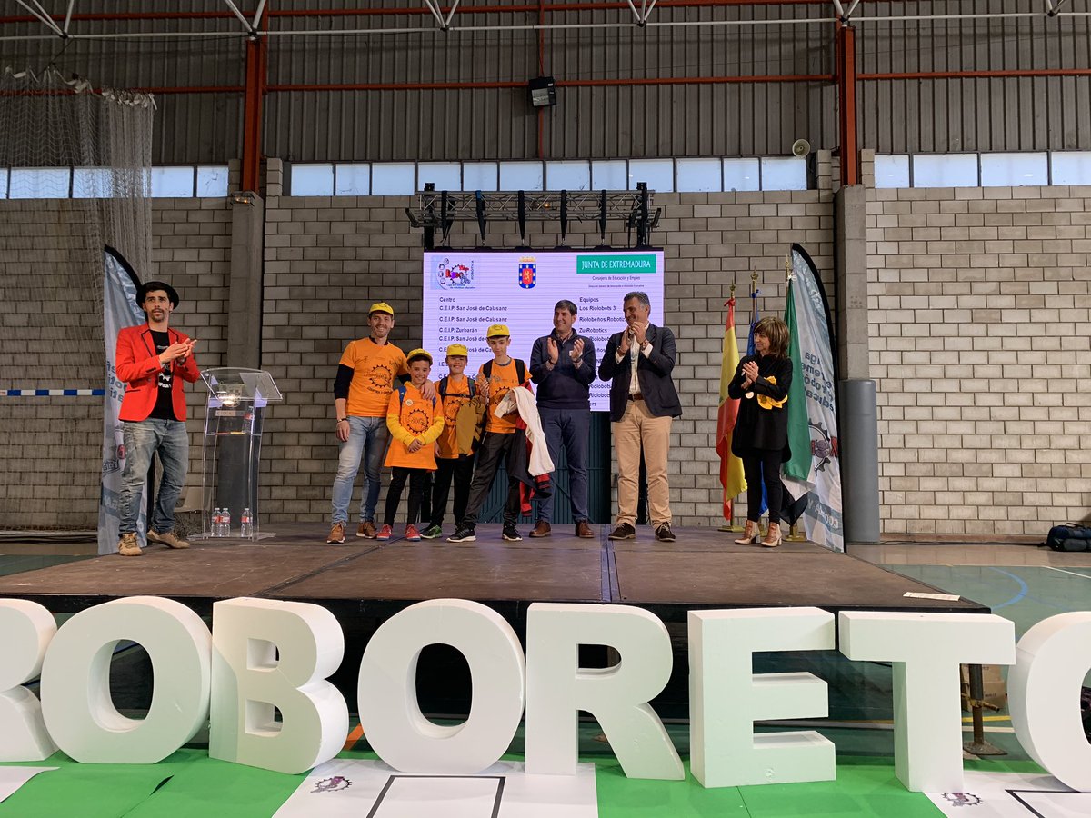 jgrisalvo's tweet photo. #roboreto en el @cpr_coria finalizado y con resultado increíble. Hoy ha ganado la convivencia y la colaboración 👍🏻🤖 Por cierto #nosvamosalafinal 👍🏻 https://t.co/JSvGrRFAer