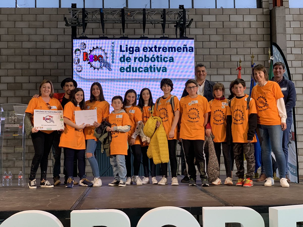 jgrisalvo's tweet photo. #roboreto en el @cpr_coria finalizado y con resultado increíble. Hoy ha ganado la convivencia y la colaboración 👍🏻🤖 Por cierto #nosvamosalafinal 👍🏻 https://t.co/JSvGrRFAer