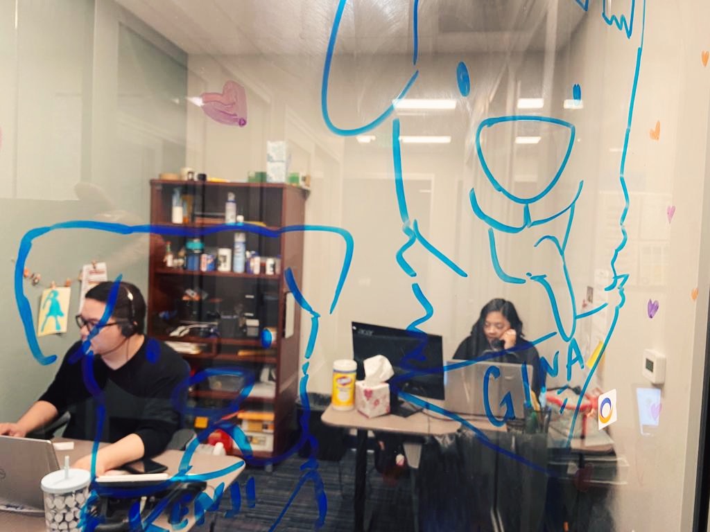 PacWorkplaces's tweet image. When your glass walls also double as art canvases 🤣🎨 Love how @PacSacWatt members and pacmates made this space more fun with drawings of their pets! 🐶🐱 #pacificworkplaces #wemakeworkbetter