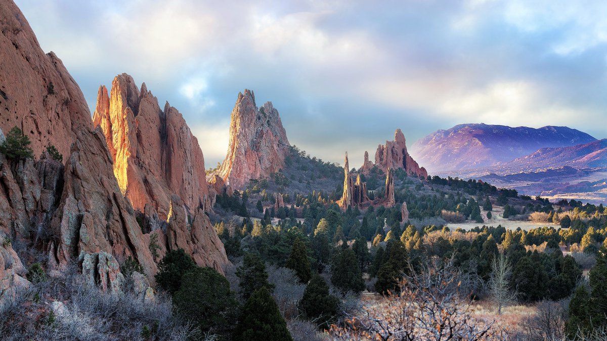 CoSprgsMarriott's tweet photo. A trip to #ColoradoSprings isn't complete without a visit to @gogcolorado! #gardenofgods

https://t.co/wyokPbaEUQ https://t.co/LFV4pAtEdF