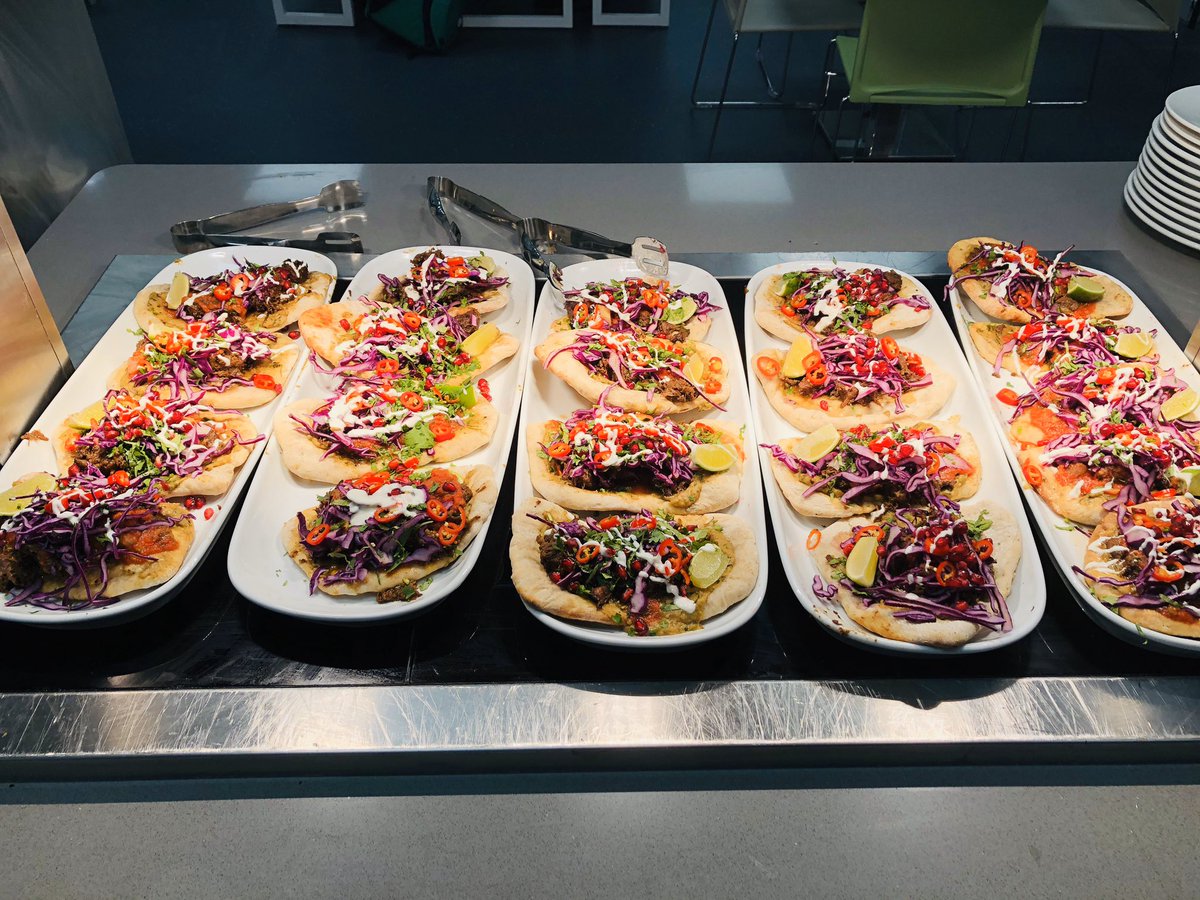 thenowastechef's tweet photo. My little play on Hunker Begendi. Smoked aubergine, 4 hour braised spiced lamb shoulder, tomato &amp; mint sauce, red cabbage, chilli, pomegranate, herbs and yogurt #hünkarbeğendi #lambflatbread #irishlamb #flatbread #irfu #zerowastekitchen #irishfood #irishingredients https://t.co/jboAyzeH2A