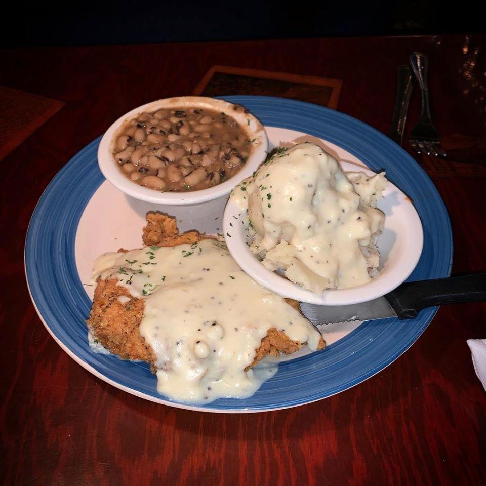 🔵 Stop in and try our Blue Plate Special! 🔵 This week's feature is our Southern Fried Boneless Chicken topped with Roberto's white gravy. If you like things spicy, try it dipped in Nashville style hot sauce. Served with your choice of two sides, all for under $10.