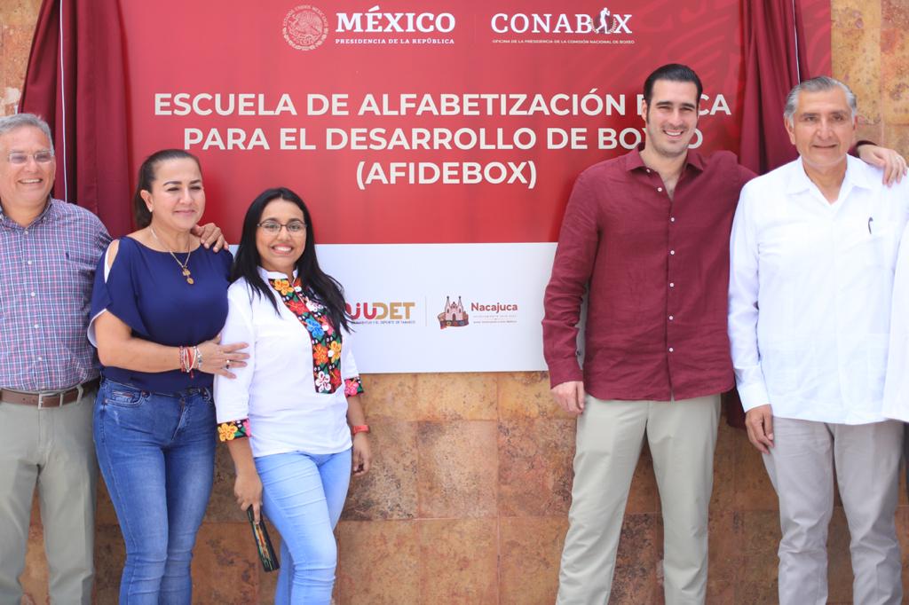 SheilaCadena's tweet photo. Este día se llevó a cabo la Inauguración de la Escuela de Alfabetización Física para el Desarrollo de Boxeo (#AFIDEBOX) en el municipio de Nacajuca, Tabasco. https://t.co/epjaIc0OvK