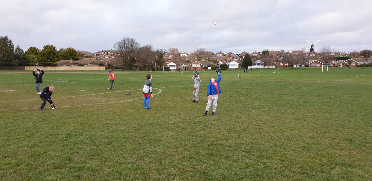 CrushersKent's tweet photo. Top Session ⚾️👍 loads of fun and games #Defendthewall #Catchandmove

Come join the Crushers - Numbers are growing each week 👍😁😁😁😁 https://t.co/ZqRRIIaTqT