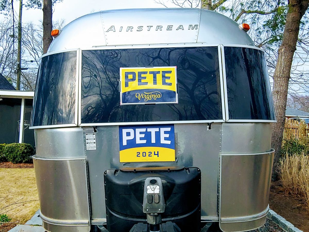 VAforPete's tweet photo. Hoping to stay involved? Let's continue to #BeLikePete 🥰 Share the message of service to our communities and help Democrats win up and down the ballot. This newsletter has some info on Pete and the goings-on of the #VAforPete team 😎 https://t.co/hv8FV9Eczt https://t.co/e84o1dzIXu