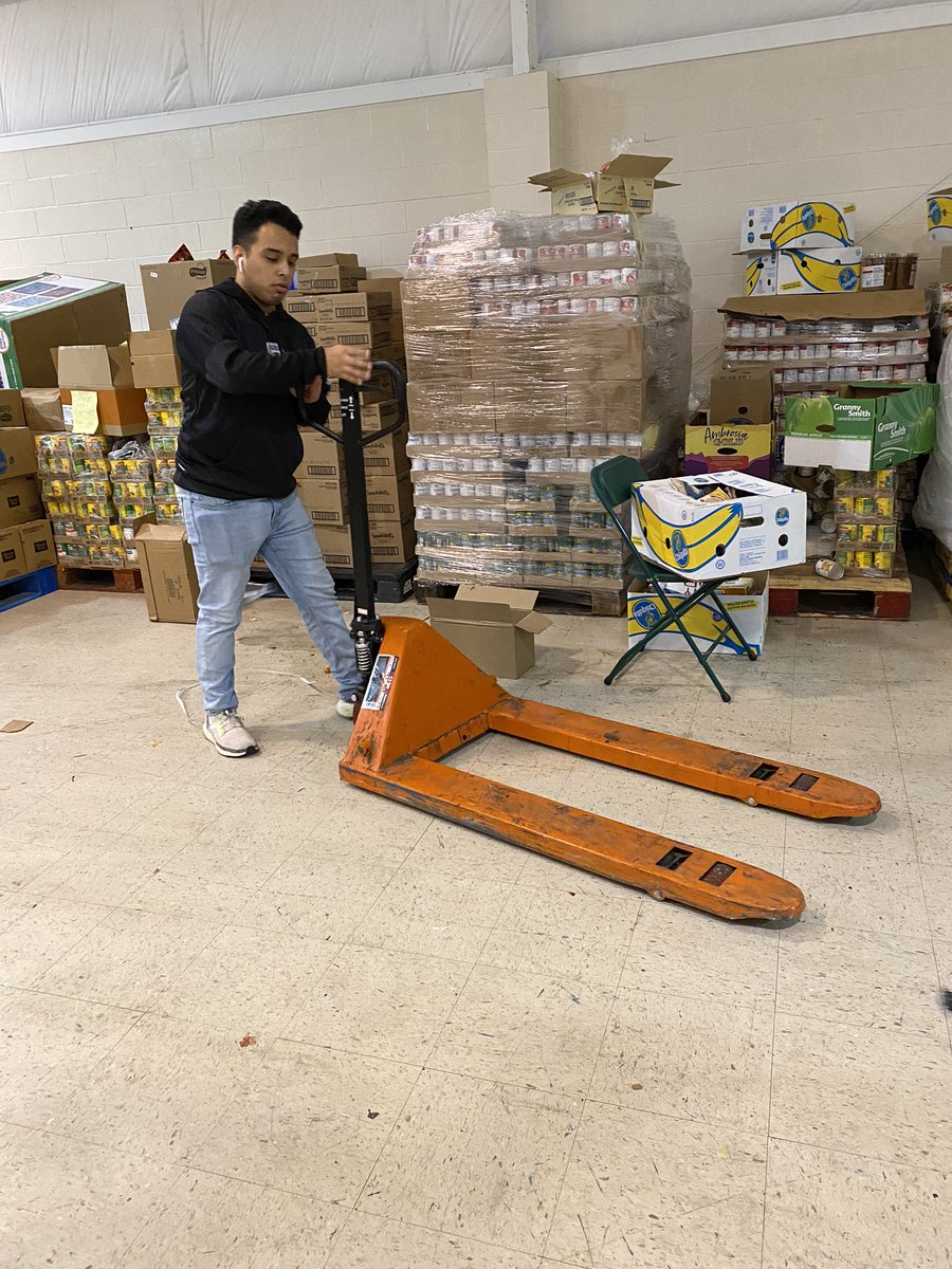 MellyAMo's tweet photo. We had a great morning at the Salvation Army! @BGHSPurplesNews Senior Take the Lead Day was a success! https://t.co/L8Gd45H6jK
