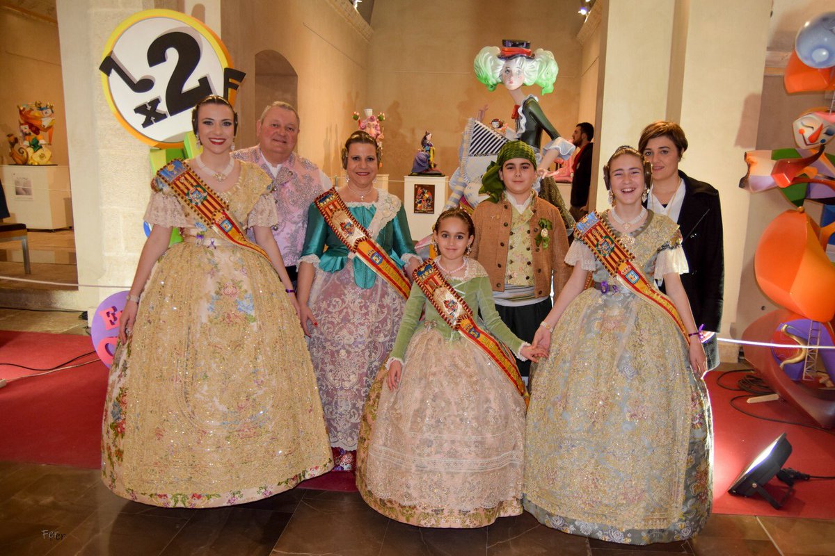 Fallaelcaduf's tweet photo. El passat diumenge nostres Càrrecs 2020 van acudir al lliurament del premi Ninot Indultal i Ninot Indultat Infantil 2020, que van ser atorgats a la @fallalembut i a la @FallaElCampanar, respectivament.

Enhorabona a les dues Comissions!! https://t.co/H7UvulfuKi