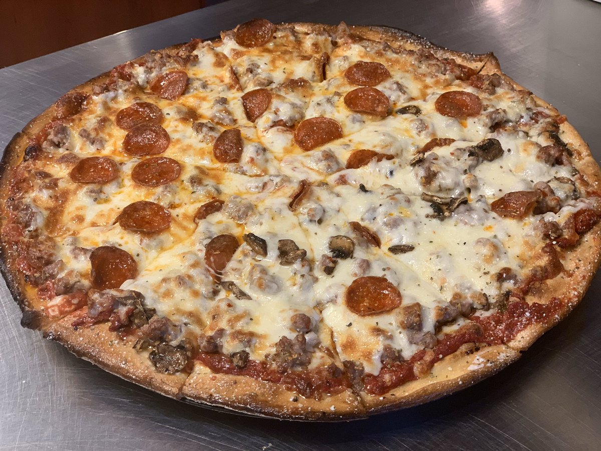 Chivos_Pizza's tweet photo. Call in today with a British accent. Receive 15% OFF ENTIRE ORDER! You gotta really sell it though! 🇬🇧🇬🇧😂😂🍕🍕🔥 https://t.co/A6TLasA7DY