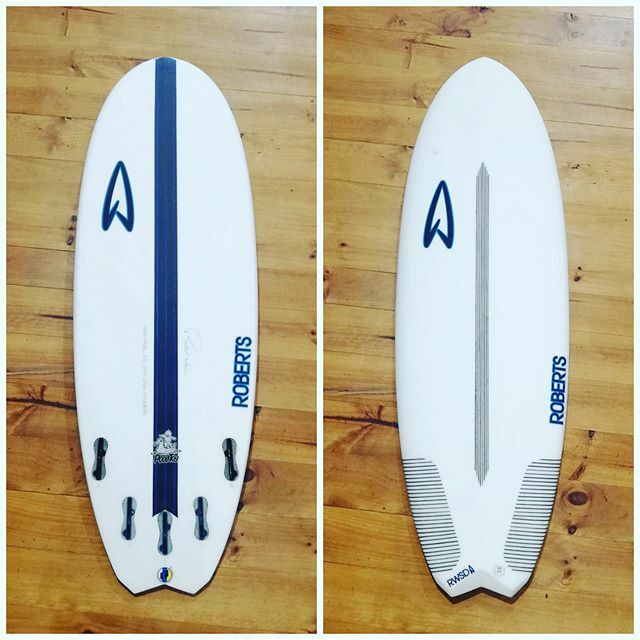 ProcenterSanta's tweet image. @roberts_surfboards disponible en @lasantasurfprocenter.
 5.2 x 20 1/4 x 2 3/8 - 28.74 litros - Modelo Pool toy @lasantasurfboards 
#surfboards #surfstore #surfshop #lasantasurfprocenter #lasantasurf #lasantasurfboards #famara ift.tt/2W5miVJ