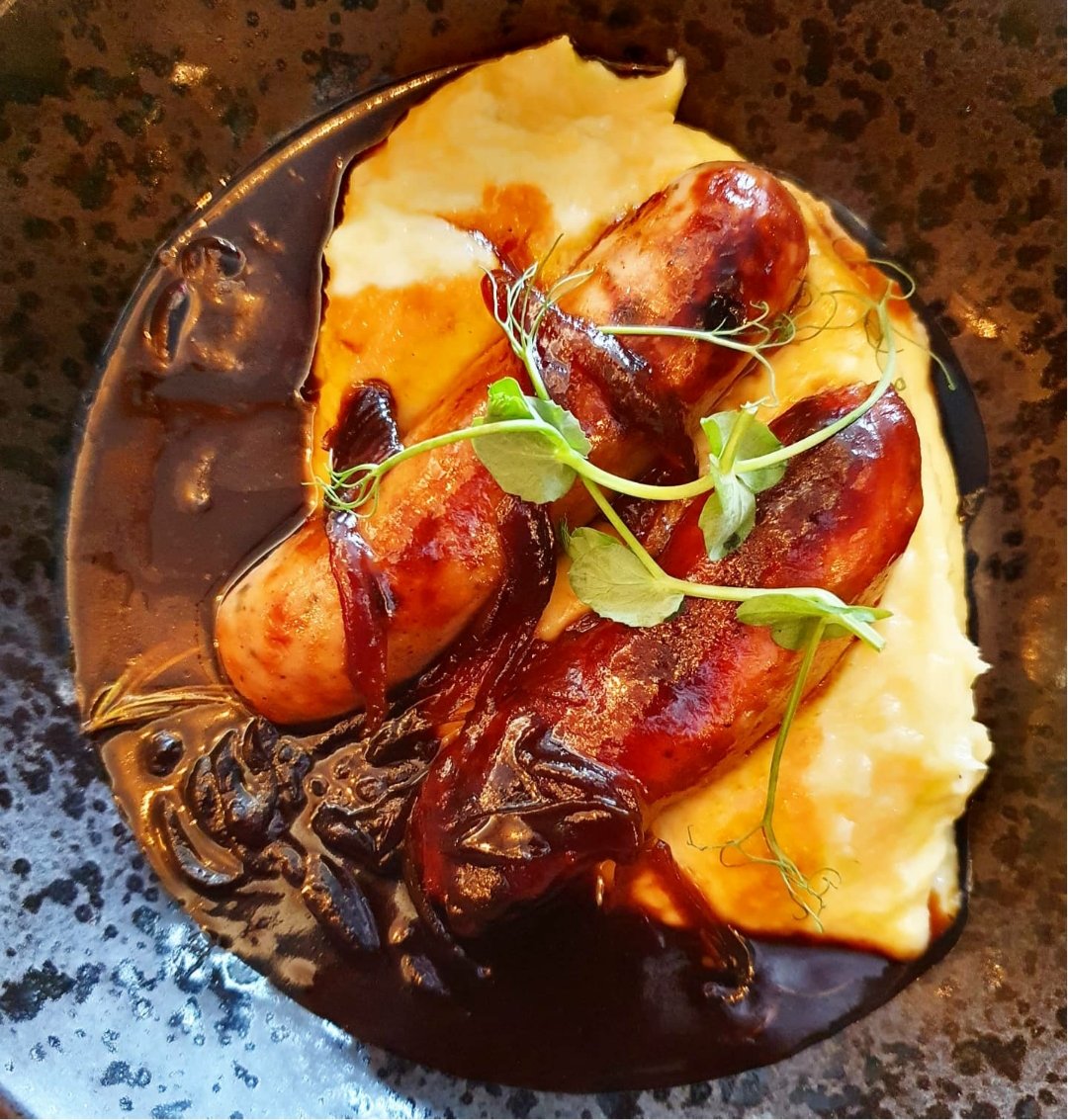 adamhayes900's tweet photo. Cumberland sausage ‘n’ mash,
caramelised red onion gravy - proper hit the spot @BirminghamMal this afternoon...
#MalLife #FoodPorn #Birmingham https://t.co/gHTlUd4fAj