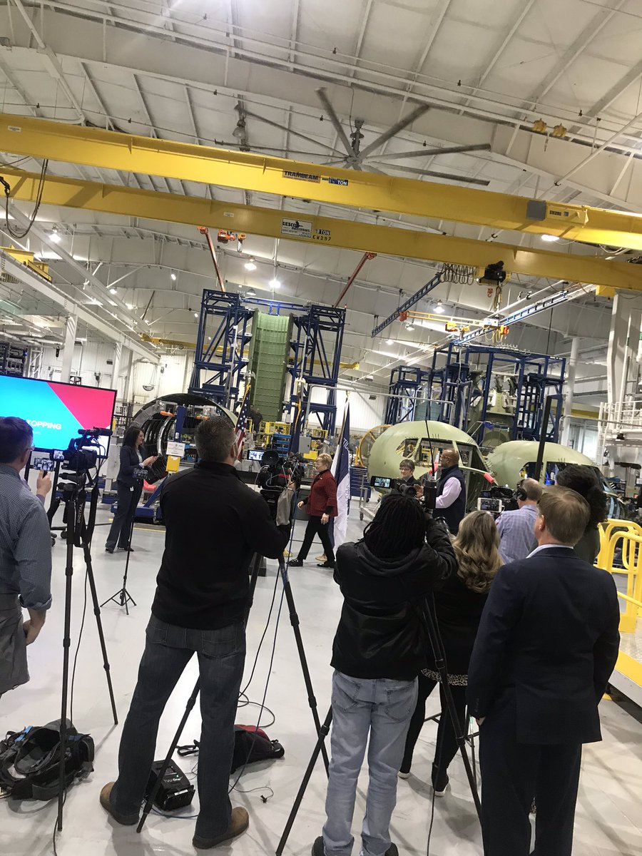 Megan_N_Feeney's tweet photo. #appliedlearningcrusade alive & well today as @TextronAviation & @wsutech announce a Tooling Apprenticeship in partnership with the international machinist union. ✈️👏✈️👏✈️👏✈️👏✈️ https://t.co/NuqDqdx0mK