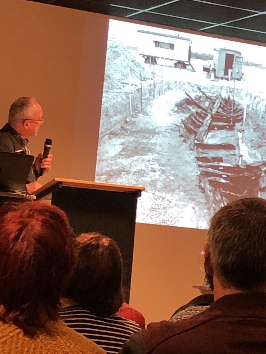 Karel Vlierman heeft al meer dan 40 jaar onderzoek gedaan naar scheepsarcheologie. Hij bereidt nu een omvangrijke publicatie voor over de koggevondsten. Vanavond hield hij voor ‘Jan van Arkel’ een lezing over de in Europa en Nederland gevonden Kogges, waaronder de #IJsselkogge