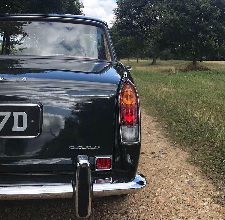 thecarfactoids's tweet photo. Factoid Extra:@neilmbriscoe @TopOfTheTower @t2stu @DarraghMcKenna @Roadster_Life @StvCr If you’re going to have a #roverweek on Insta, then you’re going to have to celebrate arguably the best Rover of all time.
Aren’t you?
(Pics: IG a/c classicsbychance) https://t.co/NS7mUnaH8E