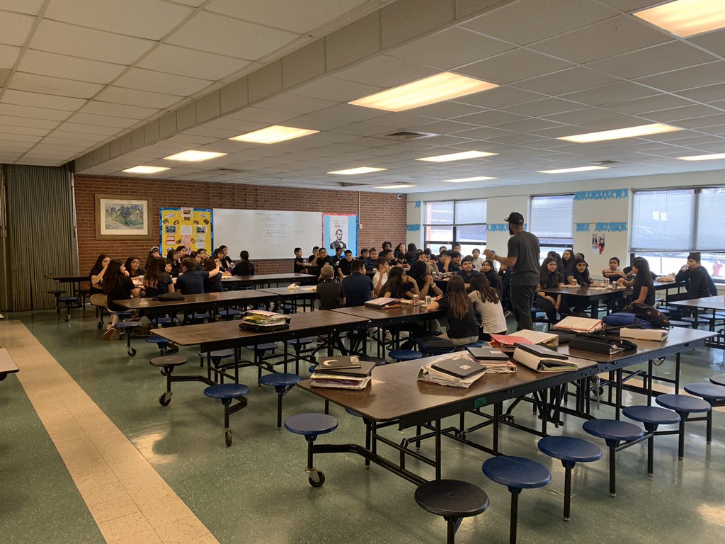 DrSkretta's tweet photo. Celebrating our 6th graders for success in MA & SC with #ProjectRally! TY Mr. Dyer & crew!!! @kckschools #kckpsontrack #urbangardens https://t.co/8gdF04ka6C
