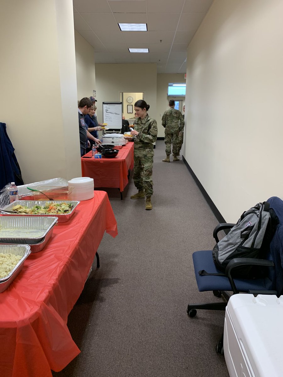 USOOhio's tweet photo. Thank you USO volunteers & @vanceoutdoors employees! We were able to serve tacos to over 250 Ohio Army National Guard Soldiers today!
#BetheForce #USOCSO #volunteer #OHARNG https://t.co/mlCvNZDrhS