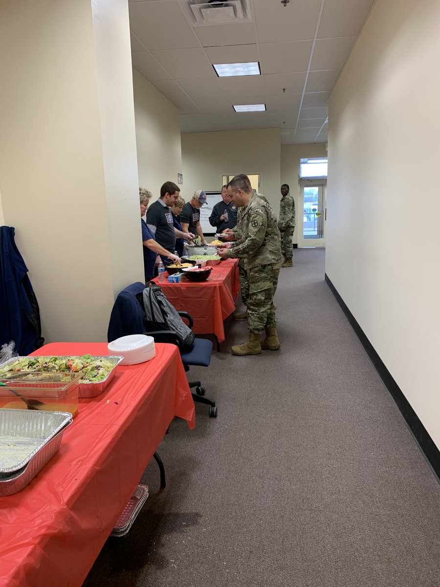USOOhio's tweet photo. Thank you USO volunteers & @vanceoutdoors employees! We were able to serve tacos to over 250 Ohio Army National Guard Soldiers today!
#BetheForce #USOCSO #volunteer #OHARNG https://t.co/mlCvNZDrhS