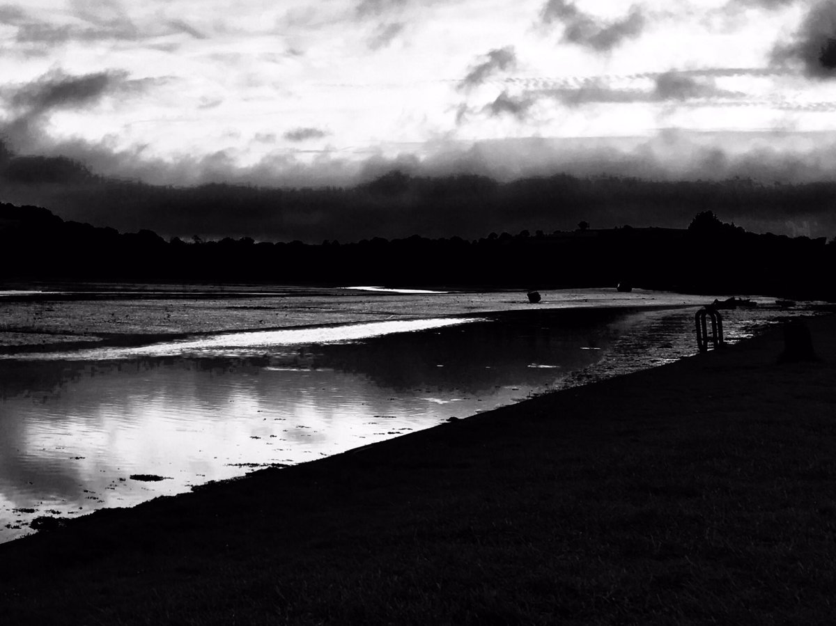paulbcornwall's tweet photo. ‘Lord Jesus, think on me with many a care opprest;
let me thy loving servant be, and taste thy promised rest’
...that this evening may be holy, good and peaceful.
#EveningPrayer #Lent #Devoran @DioTruro https://t.co/rYIIuwHfKp