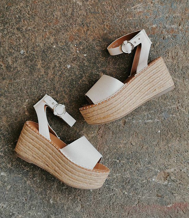 MajorTrendBlog's tweet photo. Ve a nuestras stories para ver en vivo nuestras nuevas plataformas BAHAMAS 🖤✨ 🌊 #hechoenmexico #SCTYShoes https://t.co/ltcwxIHgxK https://t.co/vc94HYdwfE