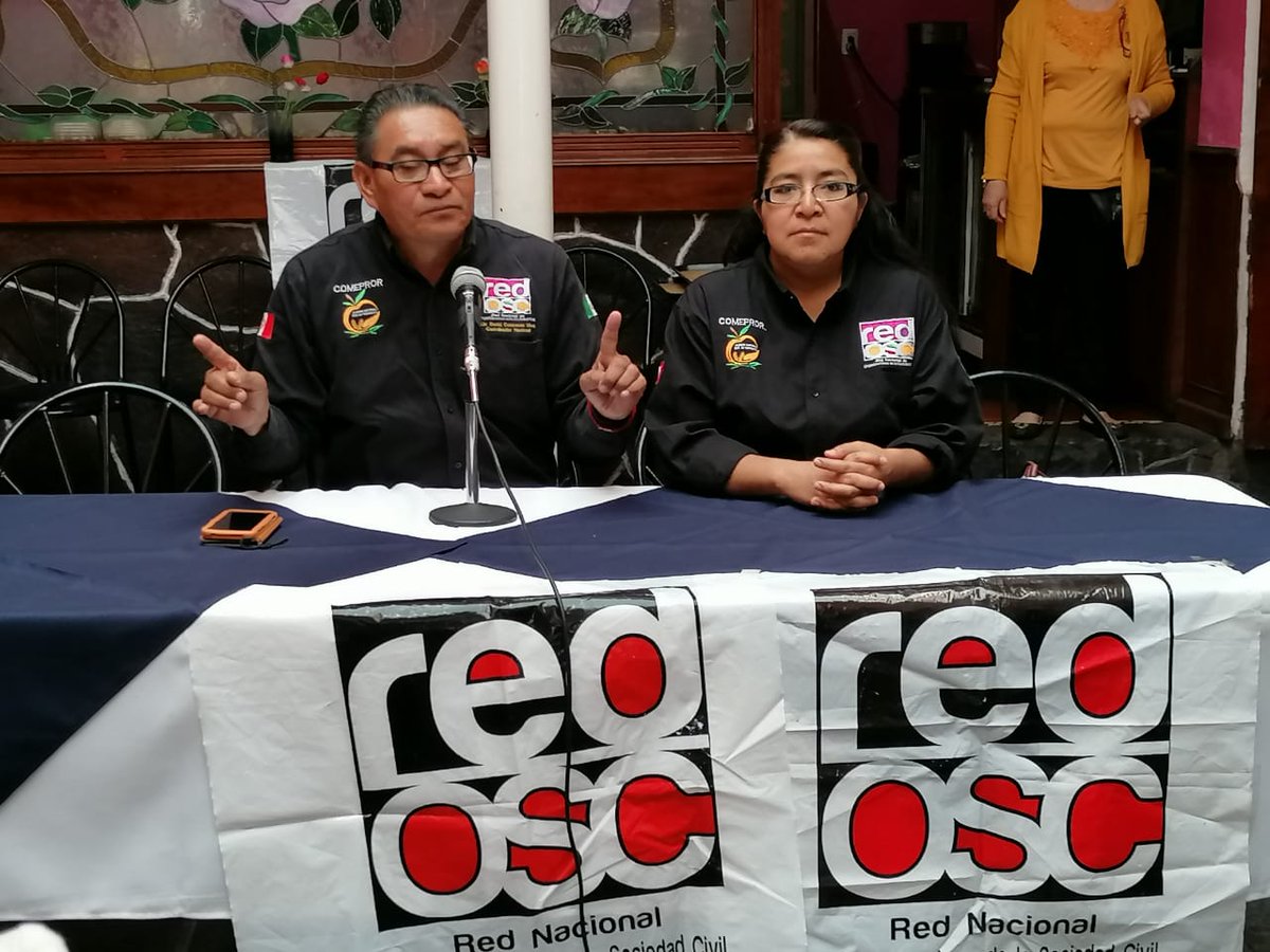 geapormexicoac's tweet photo. Acompañando al Lic. David Contreras coordinador nacional de la Red De Organizaciones de La sociedad civil en la rueda de prensa sobre la ingobernabilidad y el valor de los movimientos de jóvenes y mujeres.
#RedOSC
#GEAPorLaSociedad
#JuntosEstamosLograndoCambios https://t.co/a4AY2bbWfB