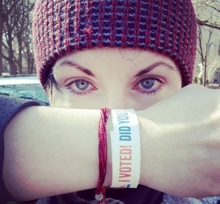 helenkiller's tweet photo. Early voting is in session right now Illinois. Please vote!!!

Info &amp; locations:
https://t.co/I9Glu269Ec

Super helpful Illinois Progressive Voting Guide by Girl, I Guess:https://t.co/8uKNgQnlvE

#menotus #medicareforall #bernie2020 #berniesurge #berniesanders2020 #ilforbernie https://t.co/4ofxW8L9Qh