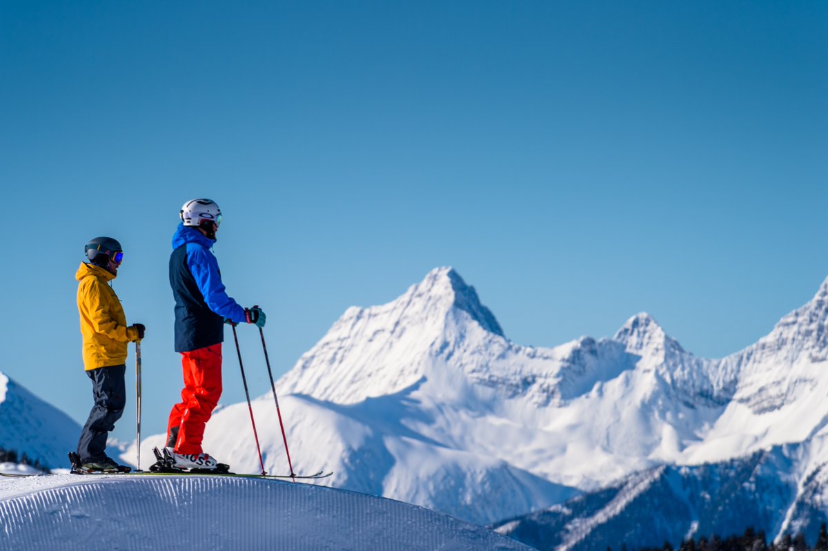 There is no denying that Banff is North America's premier winter sports destination. Against the incredible backdrop of the Rocky Mountains, the area is home to three world class ski resorts. Find out more on our website...  📸: <a href="/reubenkrabbe/">Reuben Krabbe</a> &amp; <a href="/SkiBig3/">SkiBig3</a>