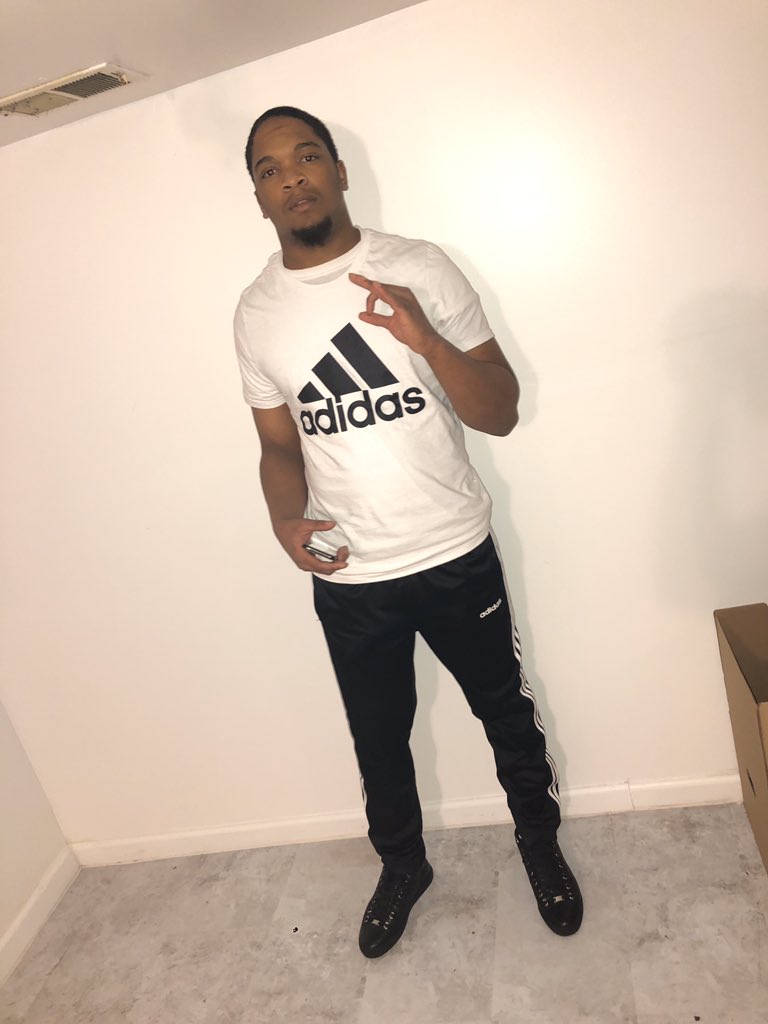 Lil4fromthe1's tweet photo. Ain’t shit change just came back home a lil bigger gang OFN 😂 https://t.co/xZwLm4Xl43