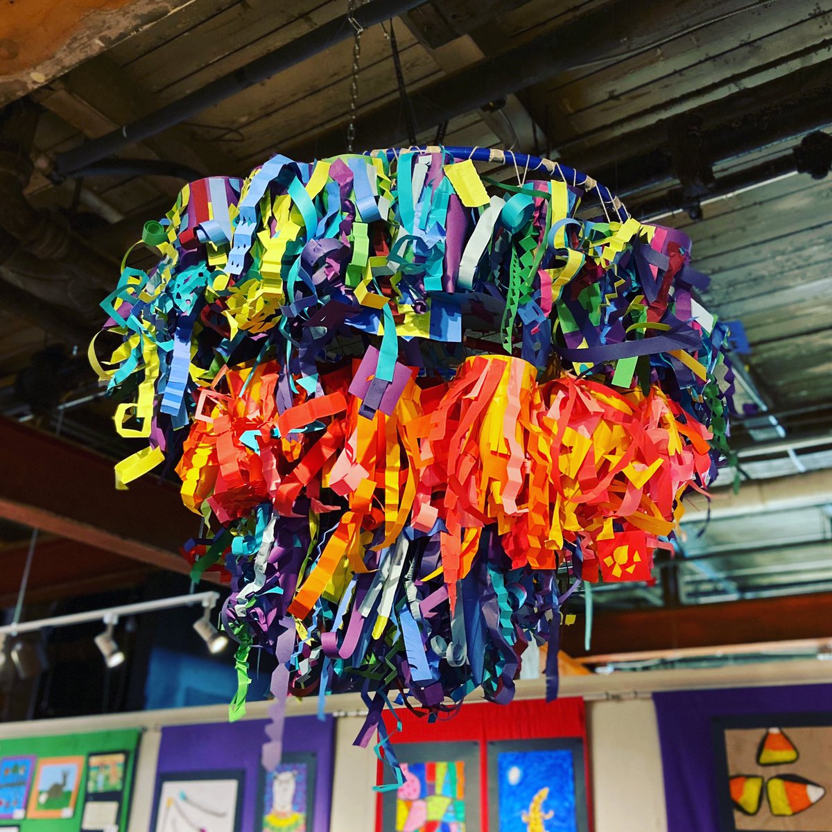 jhuberclassroom's tweet photo. We’re stronger together. @EPCRocks #Chihuly chandelier was created from #secondgrade individual pieces collaborating to make a gorgeous piece of artwork. Come to the #boxfactory on Saturday, 12-2 to see our amazing #sjschools elementary art! #artmatters https://t.co/57WbgfDPLy