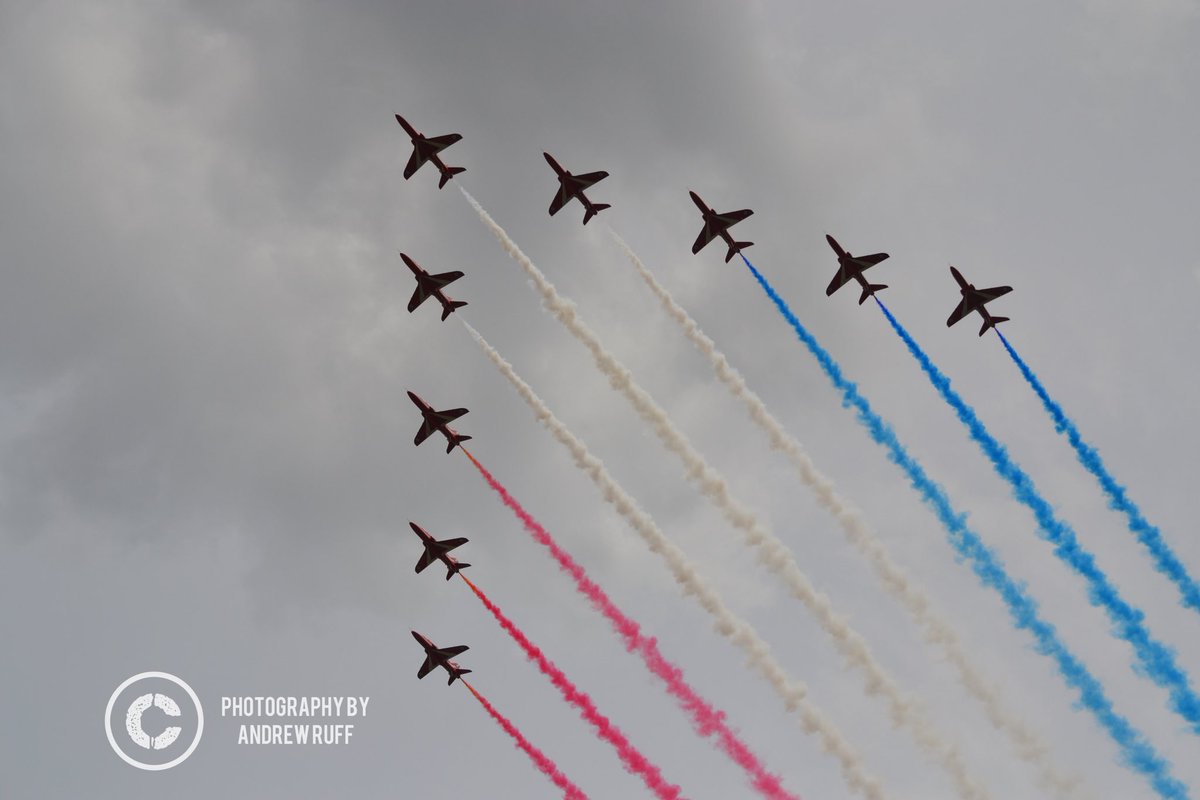 The Red Arrows (RAF Aerobatic Team)
#freelance #photographer #event #royalairforce #RAF #TheRedArrows @RoyalAirForce @RAFScampton