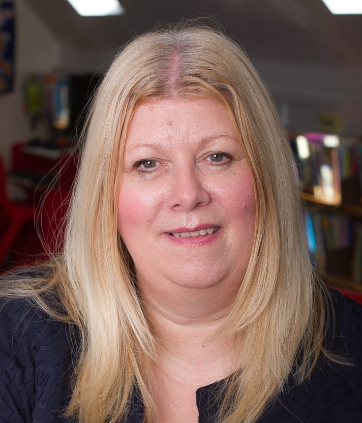 CambsEngTeam's tweet photo. We are excited to announce that @nikkigamble will be a keynote speaker at this year's #CambsEngConf.  She will be sharing recent research on the comprehension skills used when reading across the curriculum.  Thank you @OUPPrimary https://t.co/HvBTajCth2