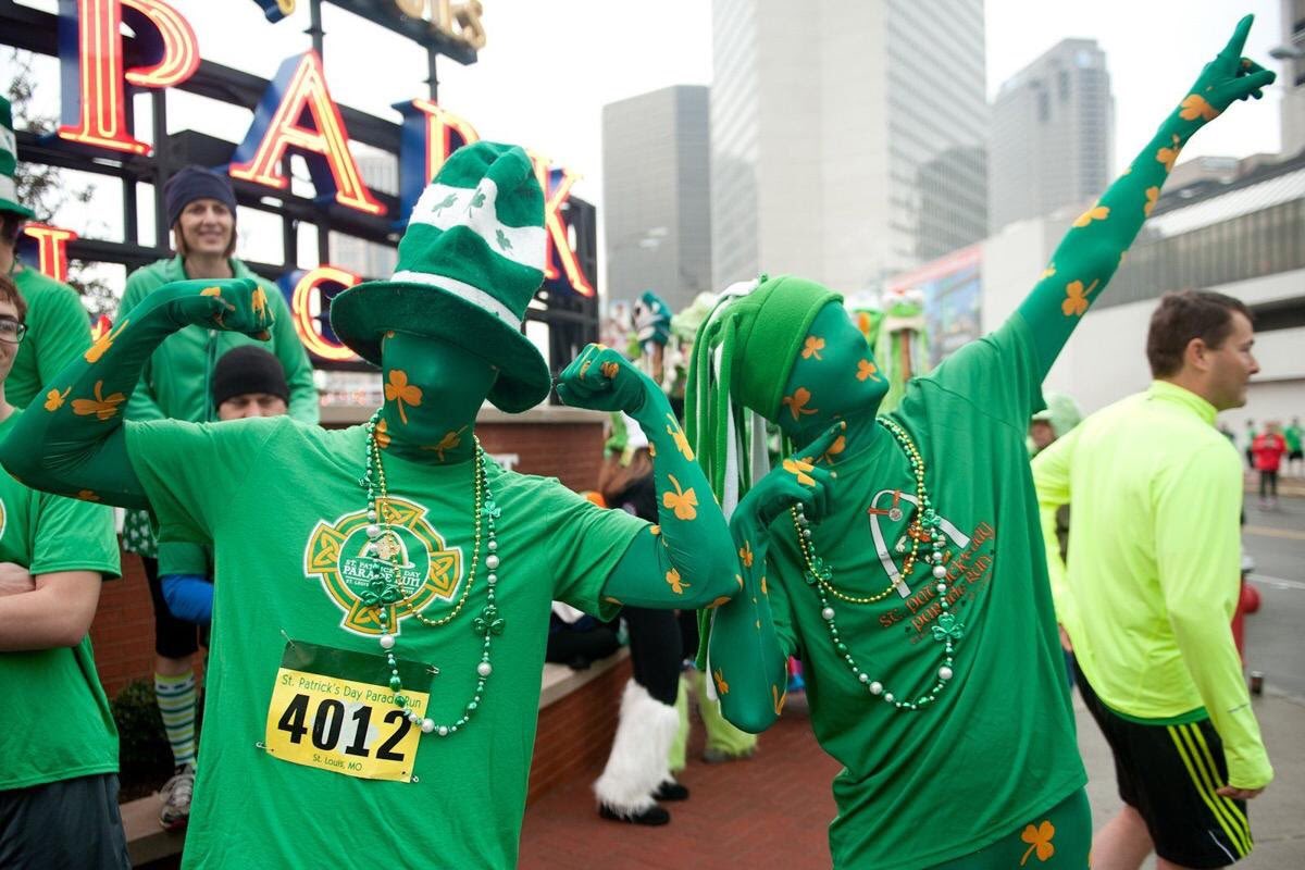 IrishParadeSTL's tweet photo. This weekend, we’re weaving an emerald thread through the heart of St. Louis! It all starts with the annual St. Pat’s Race on Saturday morning. It’s not too late to register for a 5-mile run or 3K walk 👉 https://t.co/5xbYaBO0wn 🍀
#stlrunning #StPatsSTL #IrishInUsAll
@stpatsrun https://t.co/63eI20Hw6R