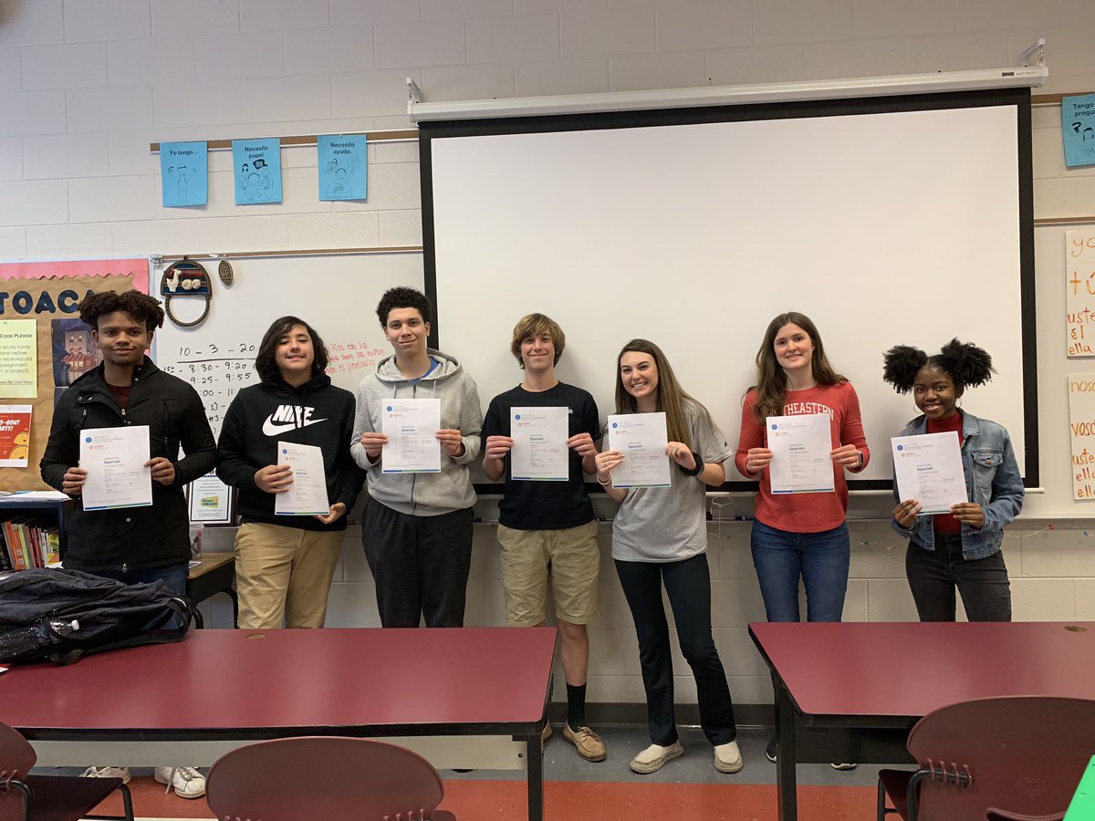 MatoacaWL's tweet photo. Congratulations to the 11 Matoaca High students who just learned they’ll receive the Seal of Biliteracy for their world language on their diploma! Fingers crossed for our other students who will test soon. ¡Buena suerte! #oneccps #matoacaproud https://t.co/Y1GuUXLxAQ